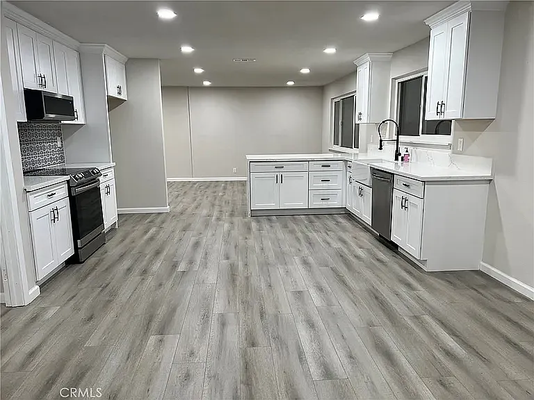 4750 Mariposa Dr — Photo 5