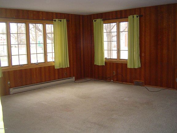 5th image of 303 S Swain St