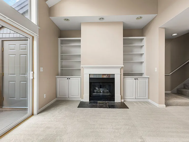 10267 NW Alder Grove Ln — Photo 3