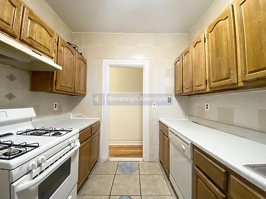 Rented by Sovereign Associates | media 27