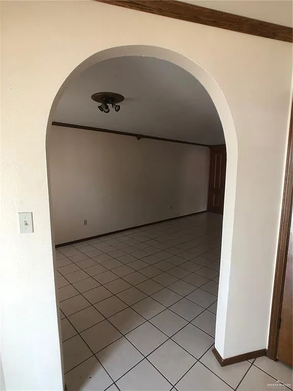 2 bed, 2.5 bath, 1530 sqft, $1,800 — Photo 3