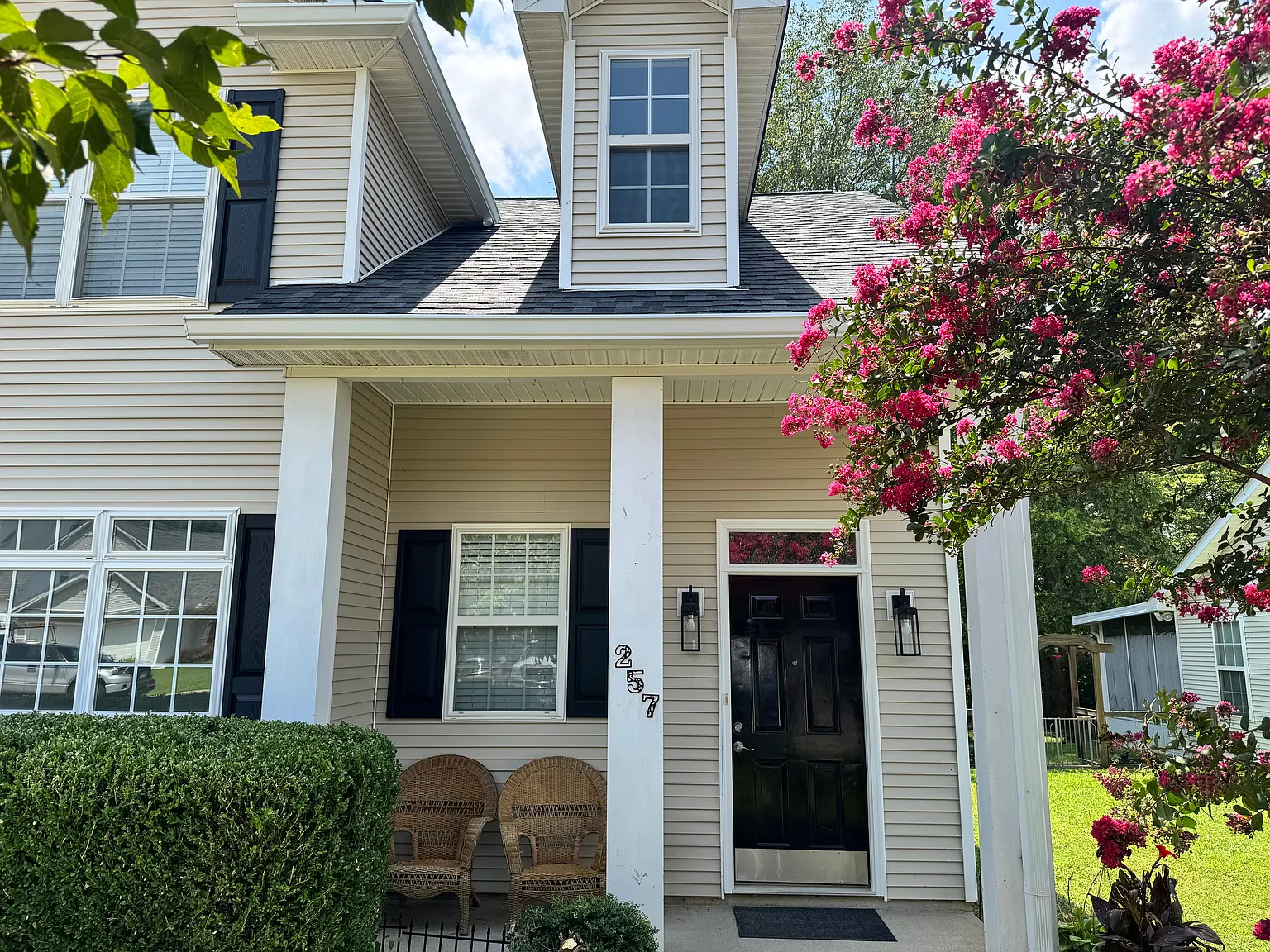 4 bed, 2.5 bath, 1625 sqft, $2,200 — Photo 3