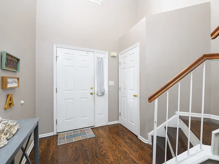 97 Heron Ct — Photo 2