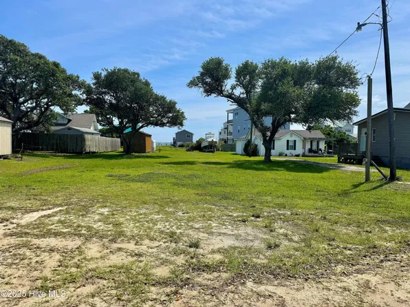 976 Island Road, Harkers Island, NC 28531