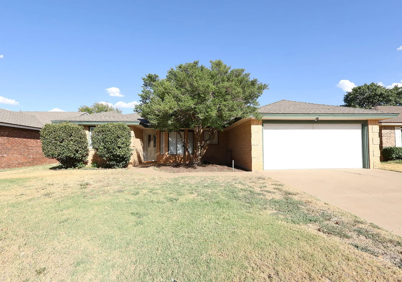 3 bed, 2.0 bath, 1343 sqft, $1,450 — Photo 3