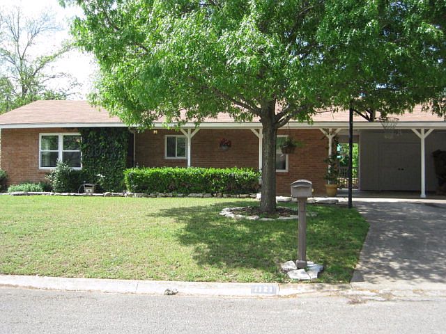 1st image of 1121 Hancock Dr N