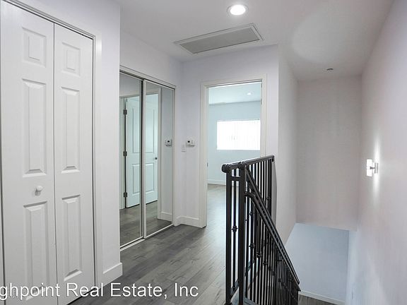 5th image of 3525 Siskiyou St Unit 3527-3/4