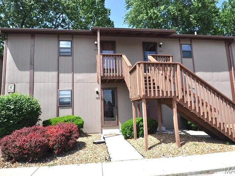 121 Ashley Dr — Photo 1