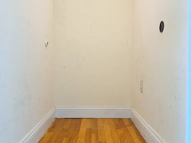 218 W 14th St #7E — Photo 12