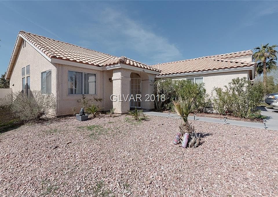 1st image of 4707 Carefree Dr