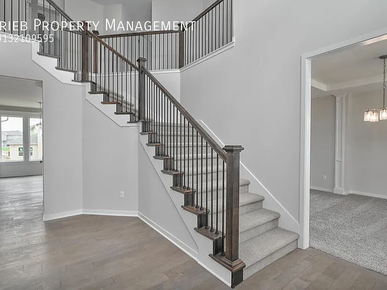 2677 W Dartmouth St — Photo 4