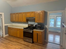 27 Denmark St, Worcester, MA