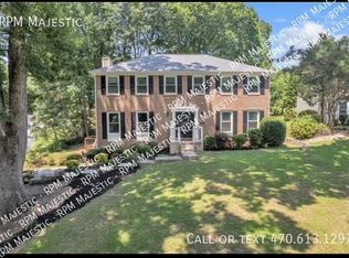 6960 Whispering Oaks Ct, Stone Mountain, GA 30087