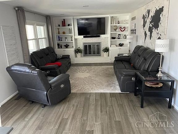 2nd image of 7253 Anderson Woods Dr