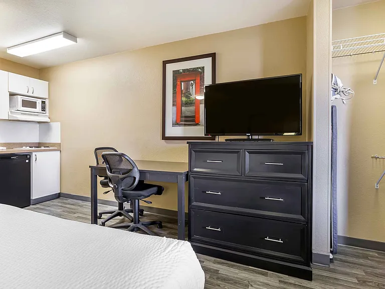 Studio Suite - 2 Queen Beds