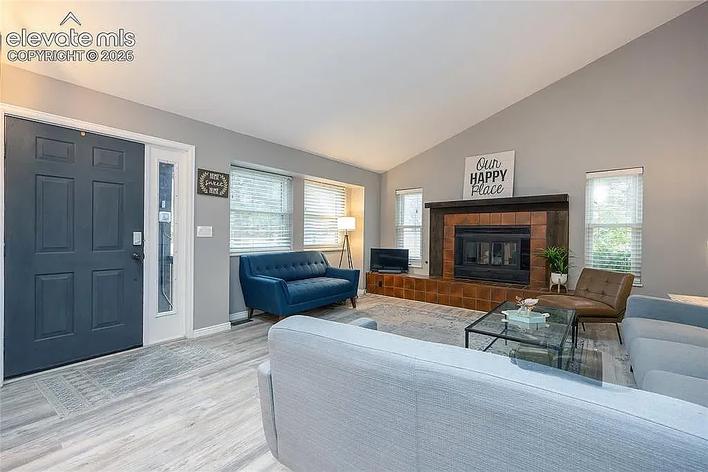 5 bed, 2854 sqft, $3,000 — Photo 3