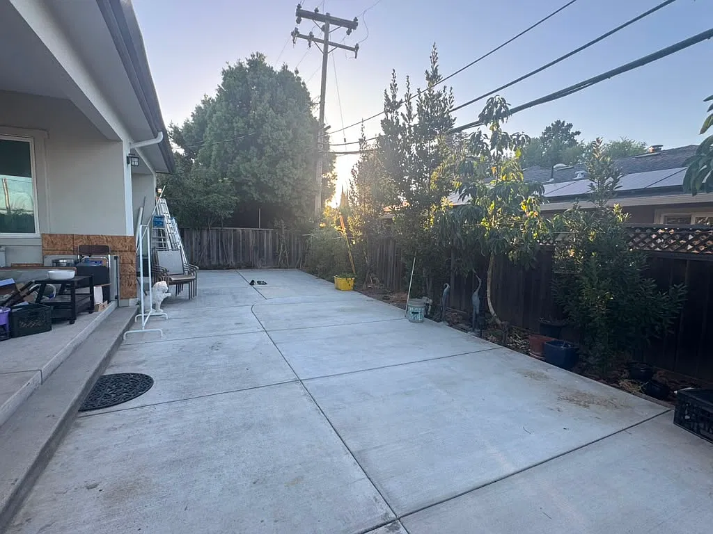 5 bed, 2500 sqft, $8,200 — Photo 3