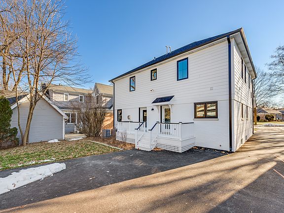 3rd image of 1176 N Beverly Ln