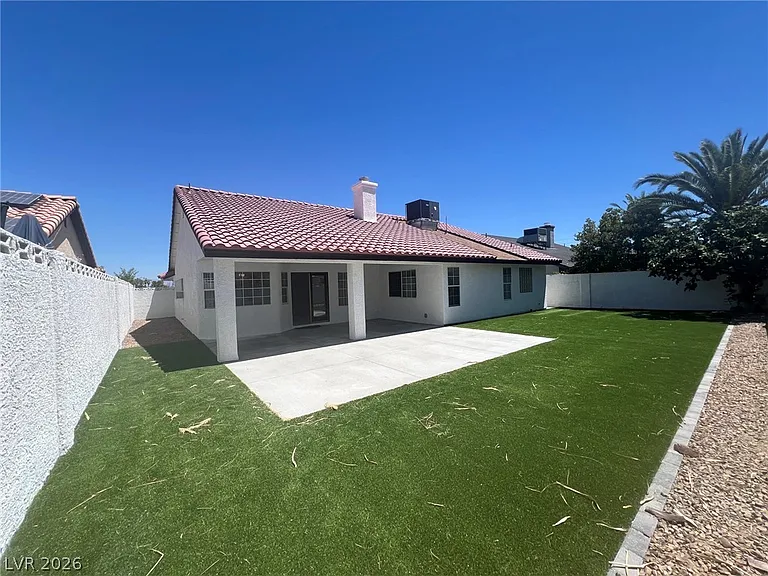 5645 W Katie Ave — Photo 29