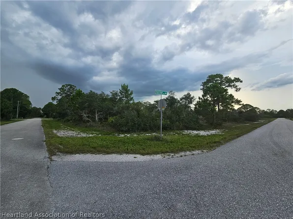 643 Buccaneer St NW, Lake Placid, FL 33852