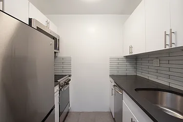 Rented by R New York