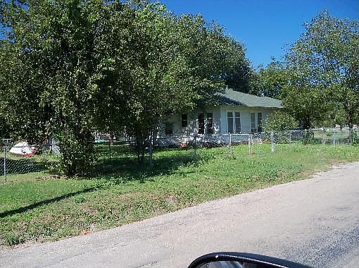 2nd image of 916 SE 5th St