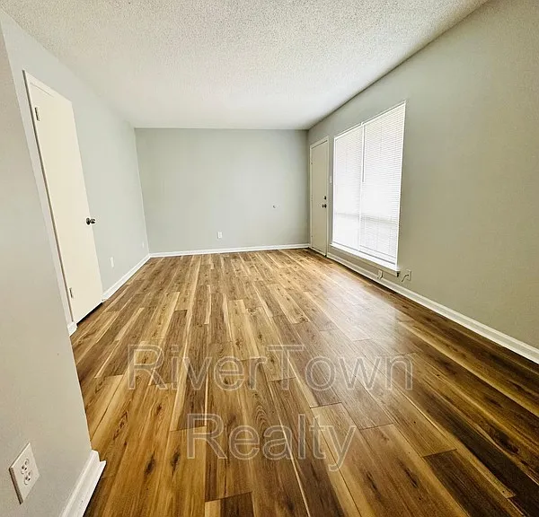 155 Clark Pl — Photo 3