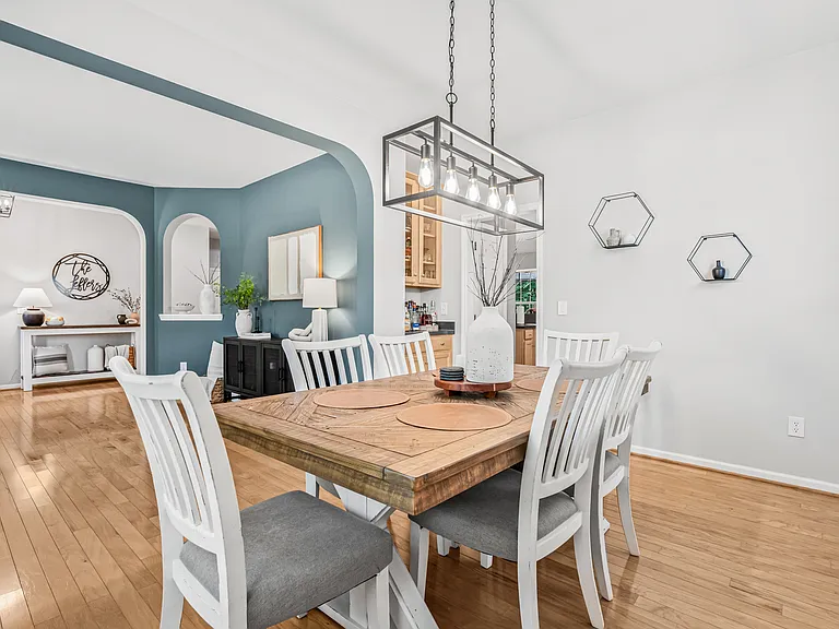 706 Beverly Dr — Photo 12