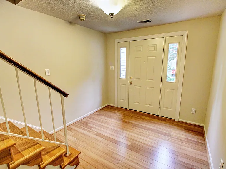 4 Fendall Ave — Photo 2