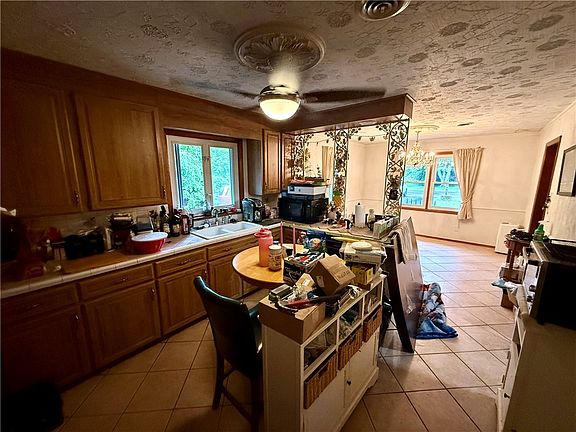5th image of 271 Whittier Rd