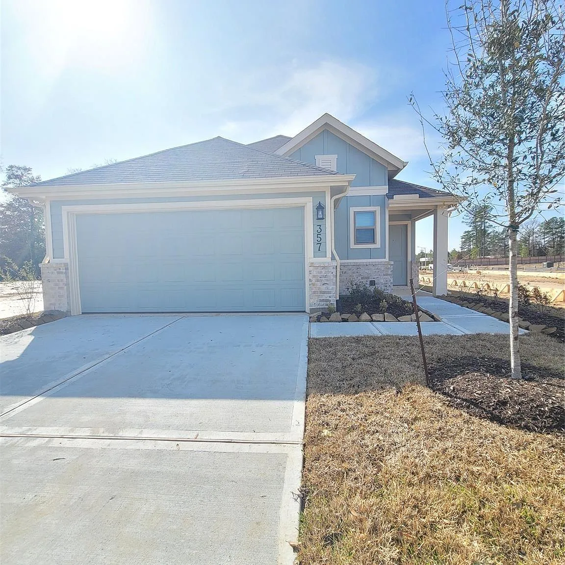 3 bed, 2.0 bath, 1518 sqft, $1,900 — Photo 1