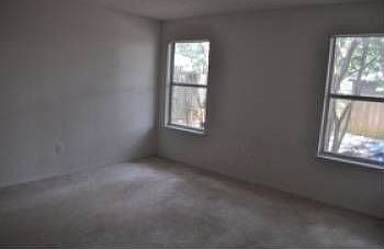 5th image of 1121 Glen Creek Dr