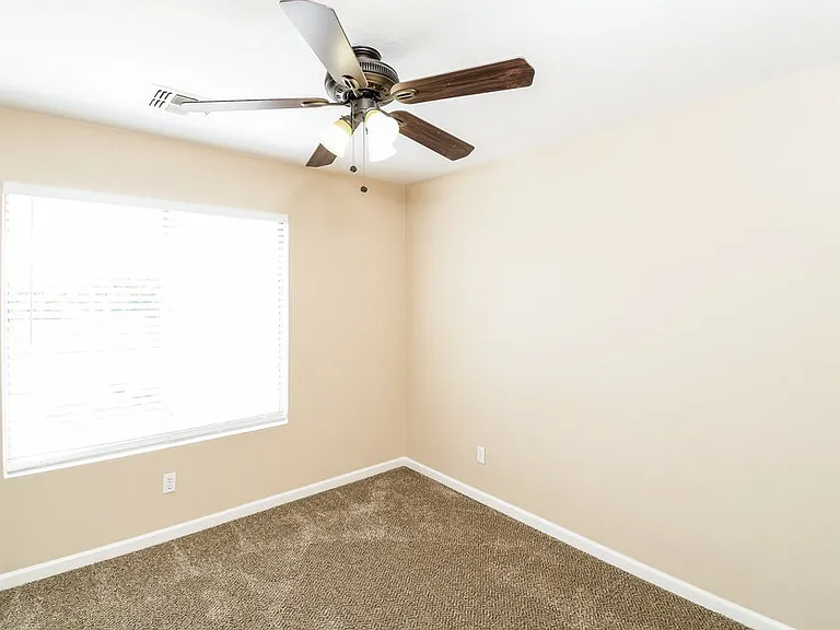 810 E Rossi Ct — Photo 13