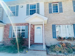 28 Fetzer Ct APT 7, Bloomington, IL 61704