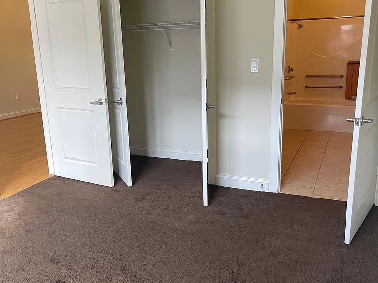 1333 W Broad St #202 — Photo 6
