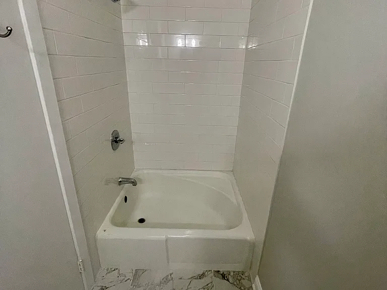 510 N Milwaukee Ave #D — Photo 6
