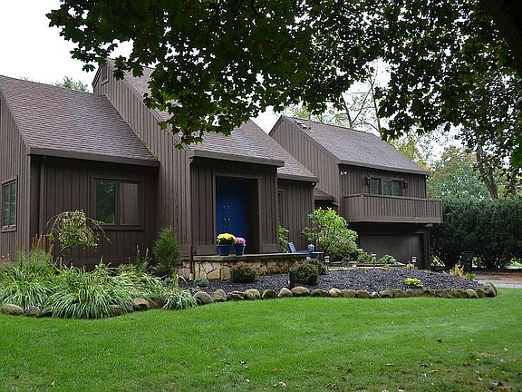 2nd image of 2851 Fulmer Dr