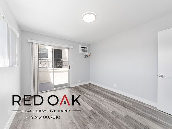3rd image of 1032-1036 S Normandie Ave #1036-8