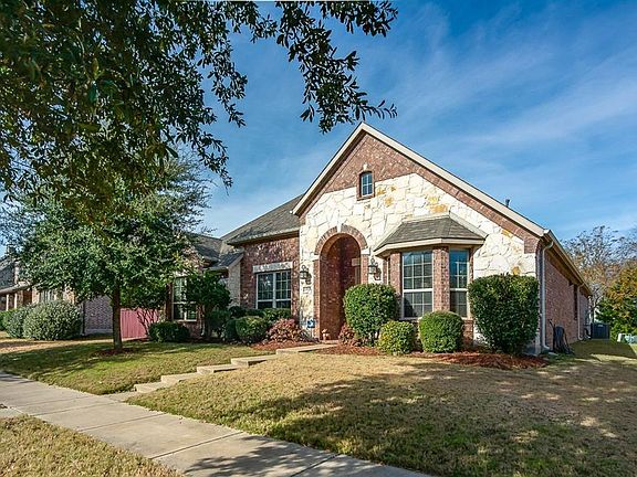 2nd image of 15938 Willowbrook Ln