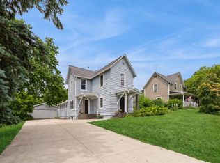 324 9th St, West Des Moines, IA 50265