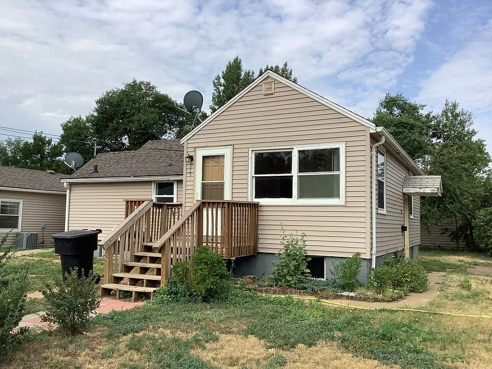 123 5th Ave E