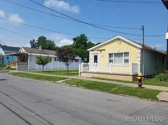 2nd image of 1016 Belmont Ave
