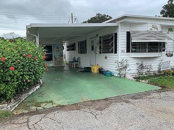 3rd image of 1208 Lee St Lot 182