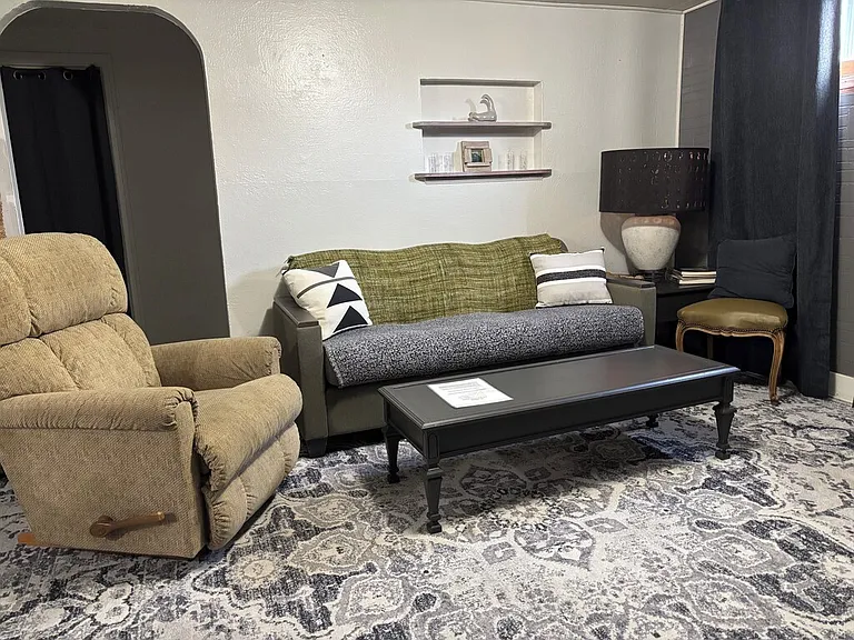 living room seating facing tv