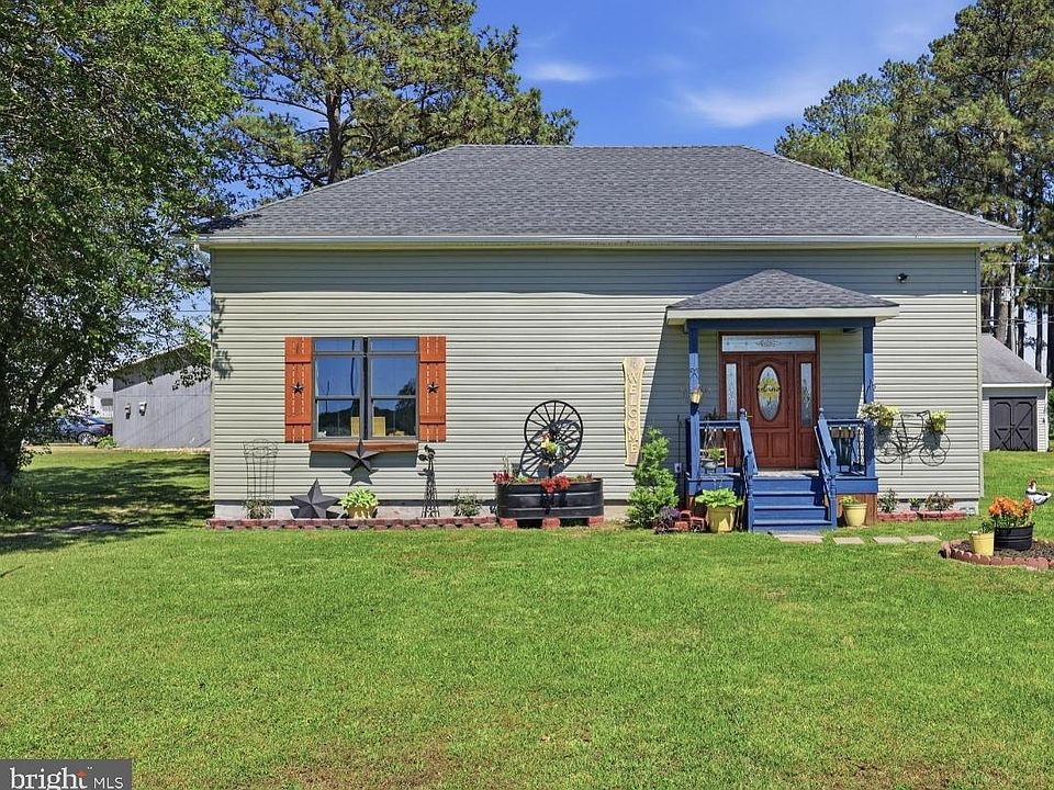 1st image of 19 Church Ln