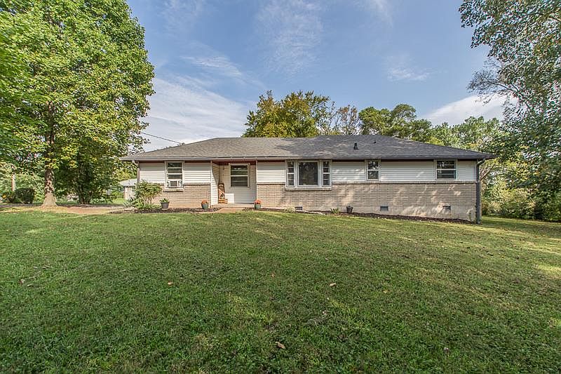 1st image of 1110 Massman Dr