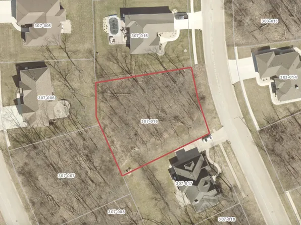 1028 Oakwood Dr #81, Morris, IL 60450