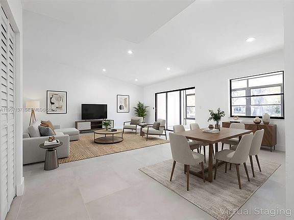 5th image of 10988 Lake Front Pl