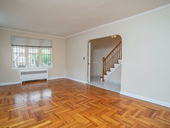 5th image of 2210 Fenton Ave