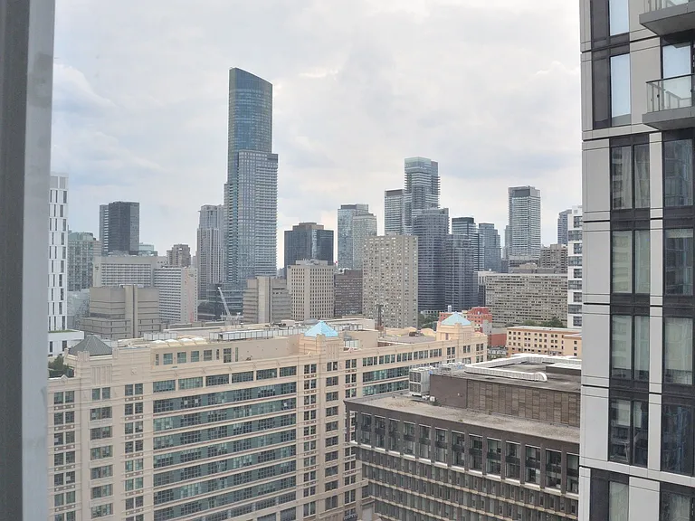 181 Dundas St E #2615 — Photo 12